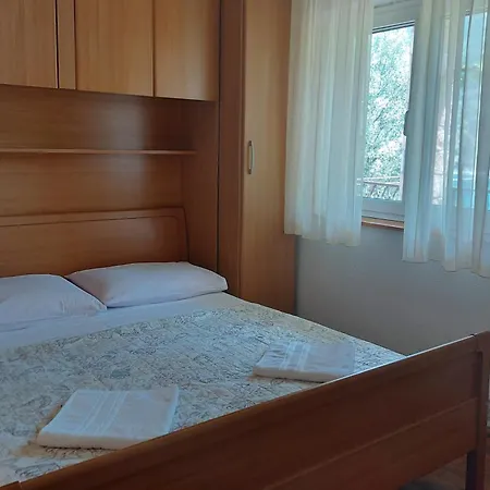 Apartamento By The Sea Cove Zarace - Gdinj, Hvar - 25037 *