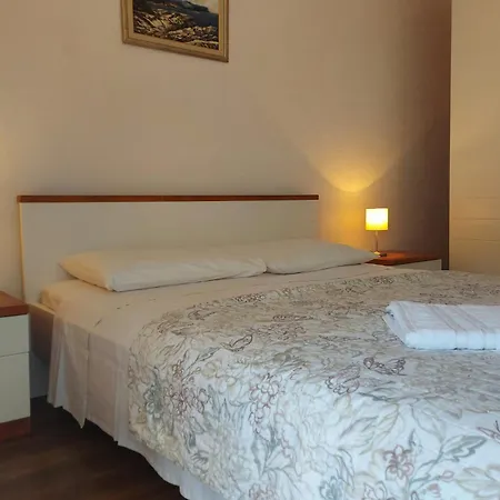 Apartamento By The Sea Cove Zarace - Gdinj, Hvar - 25037